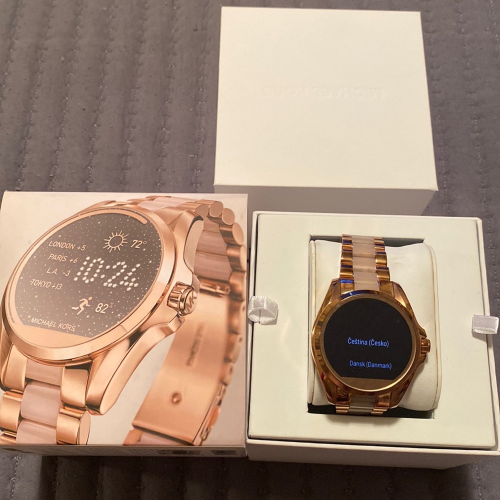 MICHAEL KORS SMART WATCH